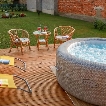 Guest House Studio Apartman Marina - With Jacuzzi, Free Parking, Pet Friendly Károlyváros Kültér fotó